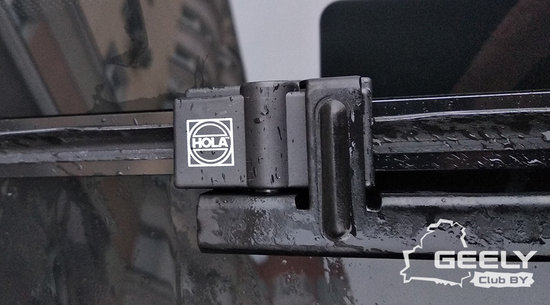 Бескаркасная щетка HOLA - место соединения с поводком стеклоочистителя