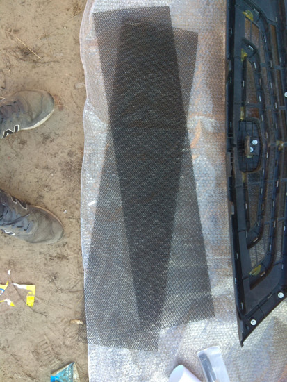 2 куска сетки в решетку бампера. Аллюминий, черный