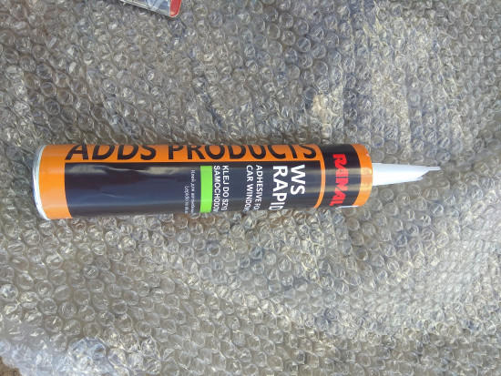 Стекольный клей-герметик