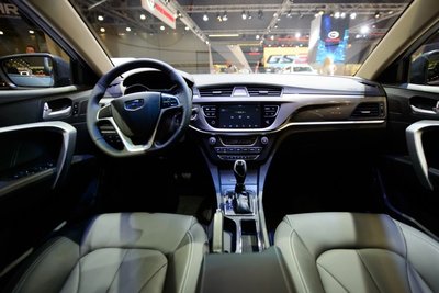 Внешний вид салона Geely Emgrand 7