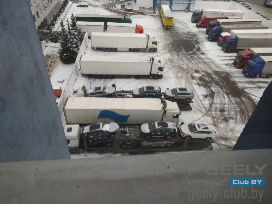 Автовоз с Geely Okavango VX11 на жодинской таможне