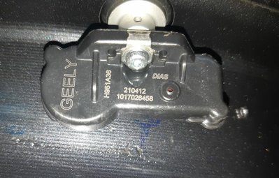 Датчика давления воздуха в шинах Geely Emgrand X7 NL-4 (снимок сделан на шиномонтаже)