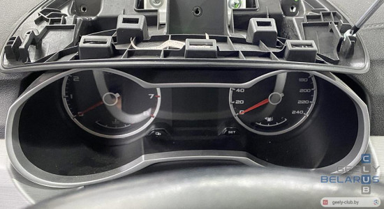 замена-стрелочной-приборки-на-цифровую-Geely-Atlas-02.jpg (94.47 КБ) 10254 просмотра Снятие стрелочной приборки с артифактами на центральном экране, Джили Атлас 2.4 комплектация Комфорт