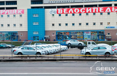 Geely Еmgrand 7 на стоянке одного из дилерских центров в Минске (16.11.2018)